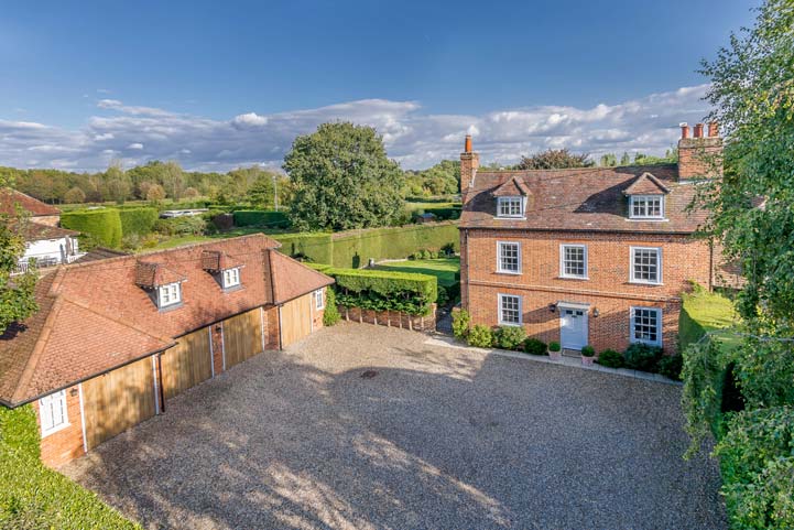 Bowles Farm Cottages, Buckinghamshire, £2,000,000