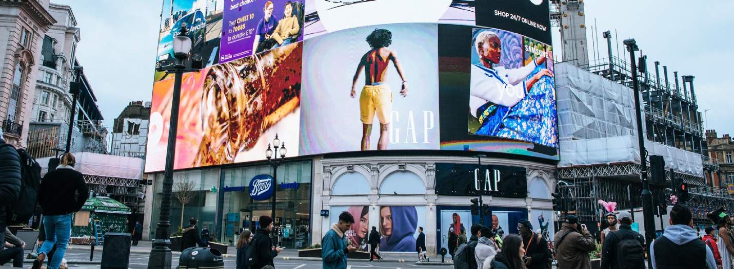 Savills  What Oxford Street can learn from global shopping centre owners?